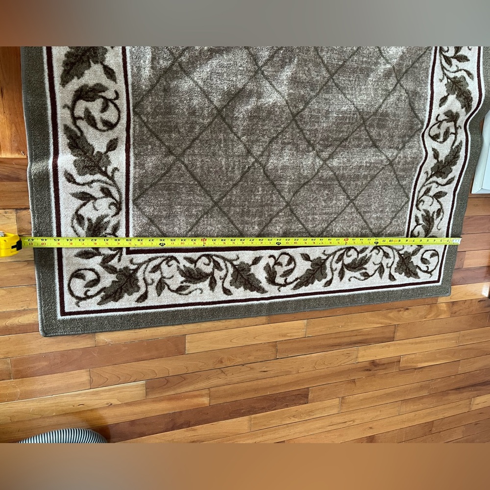 Patterned Rug - Picture 7 of 7